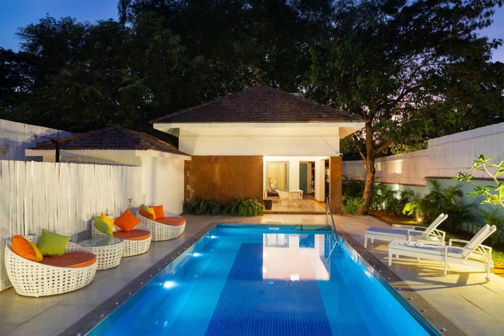 White Banyan Beach Villa, Candolim By The Acacia Villas Exterior photo